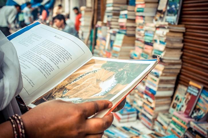 Daryaganj Old book Market- A PARADISE FOR BOOK LOVERS