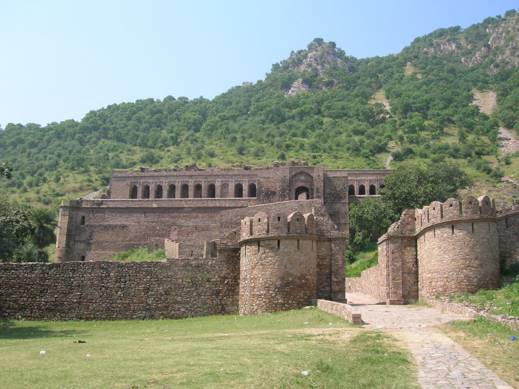 The ___________ is considered to be one of the most haunted places in India. - Bhangarh Fort